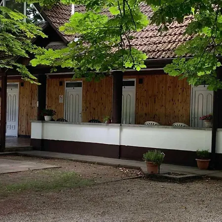 Platán üdülő Balatonlelle